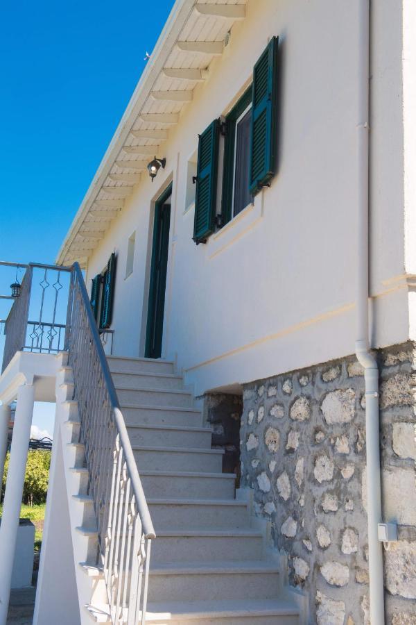 Boursinos Cozy Apartments Лефкада Экстерьер фото